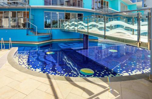 Kings Beach Apartment | Top Floor Unit With Private Rooftop Terrace