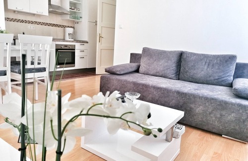 Bacvice Apartment | Top location (150 m- Bacvice, 400 m-Diocletian’s Palace, 5-minute walk to ferry)