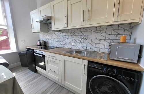 Victorian Quarter Apartment | Top Location - Newly Refurbed 2BD, Sleeps 6 W/Loft