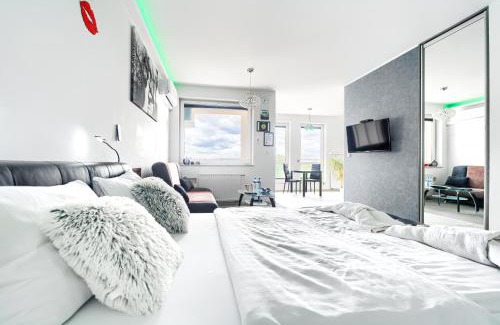 West Pomeranian Voivodeship Apartment | Top Oder Apartments- private parking