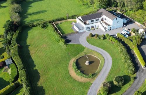 Tyn-y-Gongl Apartment | Top Of The Lane Luxury Holiday Apartment