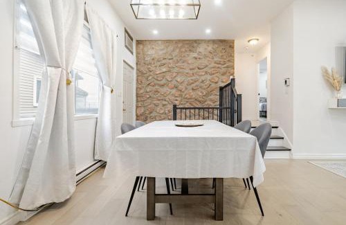 Laval House | Top Rated Vacation place Montreal