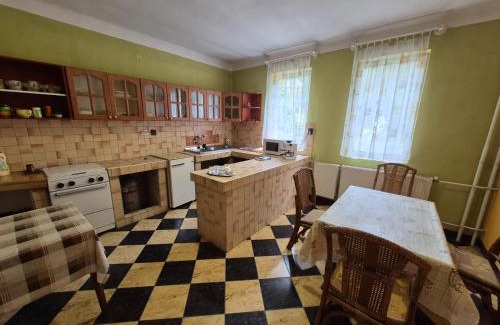 Matraszentimre House | Tornácos ház