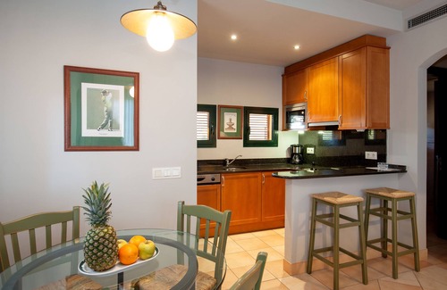 Navata Apartment | Torremirona Aparthotel Vila Birdie
