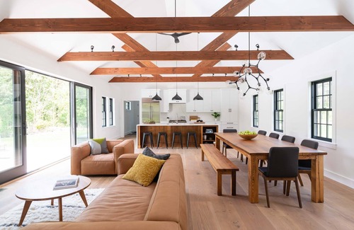 Dennis House | Totally Renovated Antique with a Pool - Sleeps 10