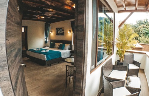 Mindo House | Toucan Platinum Suites Aparthotel