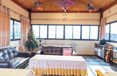 Sap Yai Hotel | Touch the Wind