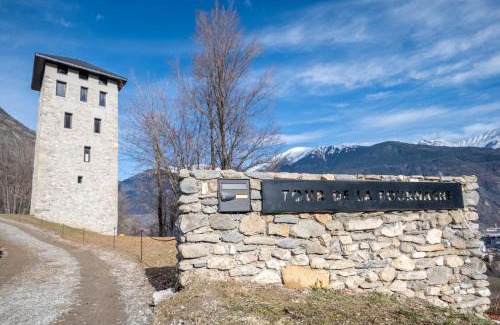 Saint-Jean-de-Maurienne Apartment | Tour de la Fournache
