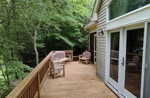 Ware House | Tour Historic Gloucester Courthouse - walk to Main Street!