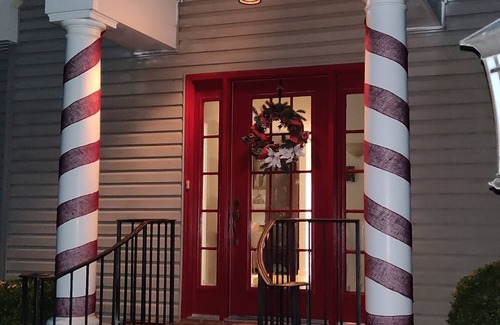 Ware House | Tour Historic Gloucester Courthouse - walk to Main Street!