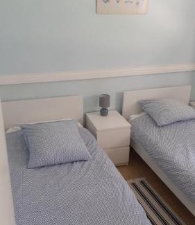 Virazeil Apartment | Tour Rouge Gites