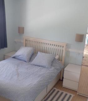 Virazeil Apartment | Tour Rouge Gites