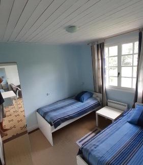 Virazeil Apartment | Tour Rouge Gites