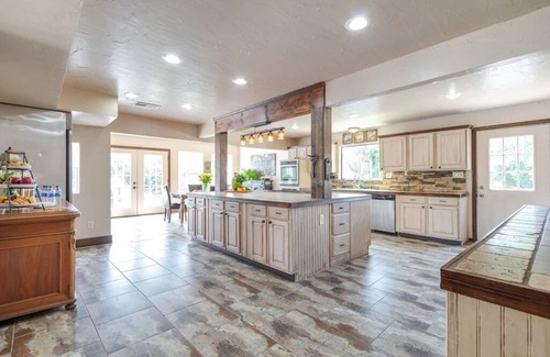 Valley View House | Towering Oaks event and retreat center-both lodges