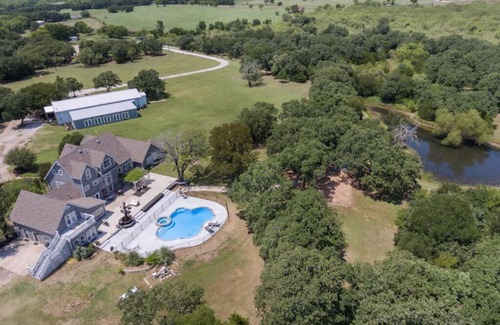 Valley View House | Towering Oaks event and retreat center-both lodges