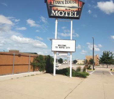 Historic Rapid City Hotel | Town House Motel