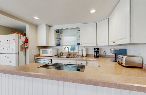 Ocean View House | Town of Ocean View dog friendly home w/cable, streaming & free WIFI