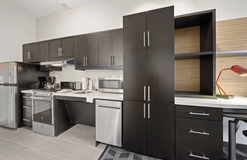 Lacy-Lakeview Hotel | TownePlace Suites by Marriott Waco Northeast
