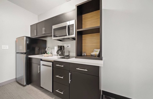 Lacy-Lakeview Hotel | TownePlace Suites by Marriott Waco Northeast