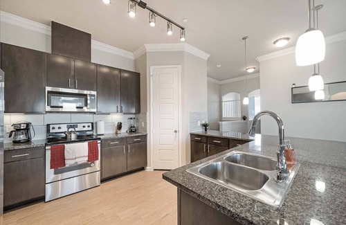 McNeil Apartment | Townhome W a pool in North Austin 7351