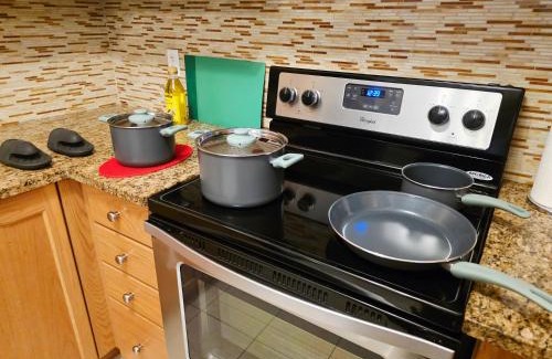 Downsview House | Townhouse - 3 Bedrooms - 4 beds - Free Parking, Wifi, Netflix