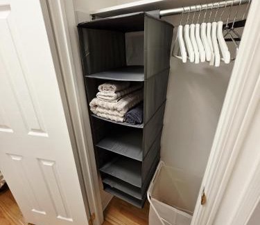 Downsview House | Townhouse - 3 Bedrooms - 4 beds - Free Parking, Wifi, Netflix