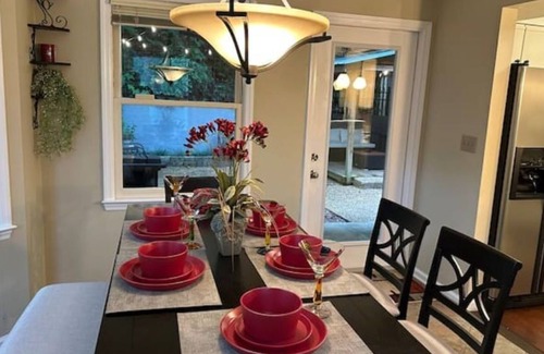 Crestline Heights House | Townhouse by the River