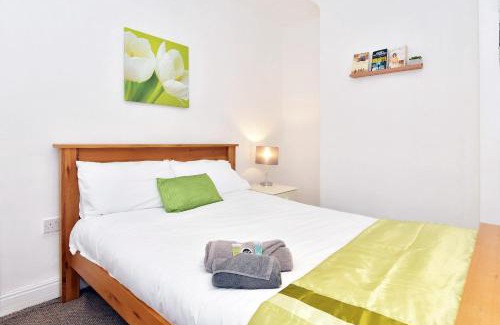 Stoke-on-Trent House | Townhouse @ Hanley Road Stoke