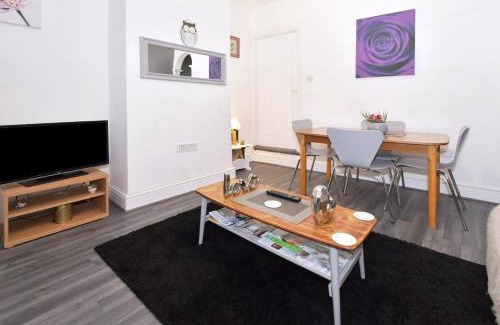 Stoke-on-Trent House | Townhouse @ Hanley Road Stoke
