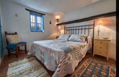 Gaucin House | Townhouse Sleeps 6 with Private Pool