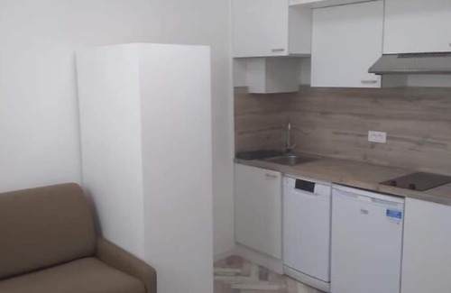 Louis Bertrand-Mirabeau-Semard Apartment | Très Beau Studio aux Portes de Paris