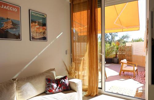 Ajaccio Apartment | Très bel appartement avec piscine en bord de mer