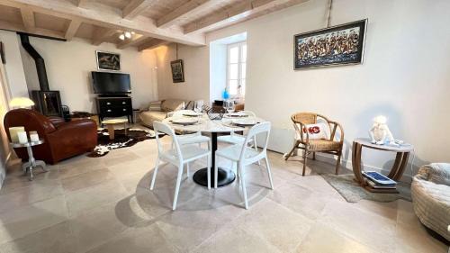 Ars-en-Re Villa | Très bel appartement situé en plein cœur du village