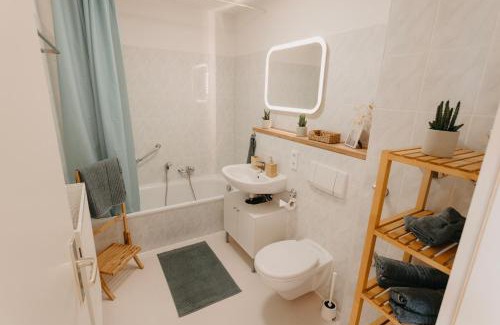 Zentrum-Nord Apartment | TRABER APARTMENTS 1 SZ Zentral Ruhig Balkon