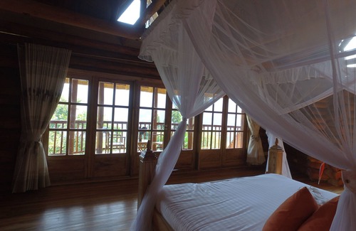 Bwindi Hotel | Trackers Safari Lodge Bwindi