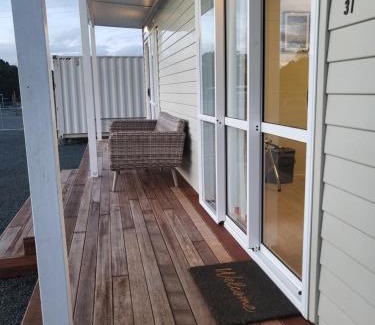 Raglan Apartment | TradeStop Short-Term Accomodation