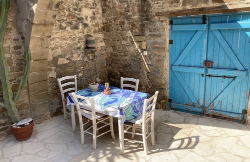 Tochni House | Traditional detached house in the heart of the village