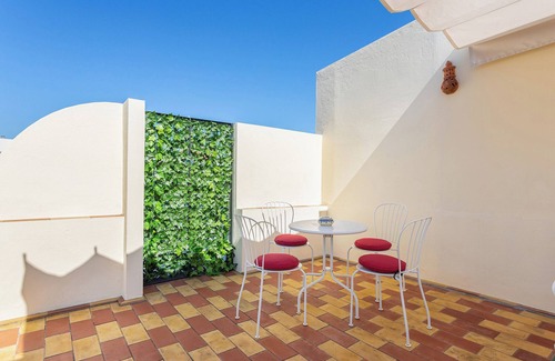 San Bernardo Cottage | Traditional House With Private Terrace. Campamento