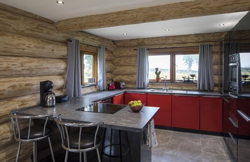 Ripon Cabin | Traditional Scandinavian Random Log Home