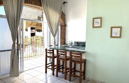 South Shore Hotel Area Apartment | Traditional Sierra Leon Oceanfront Rooms