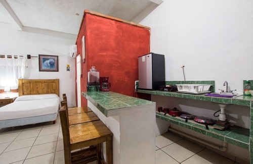 South Shore Hotel Area Apartment | Traditional Sierra Leon Oceanfront Rooms