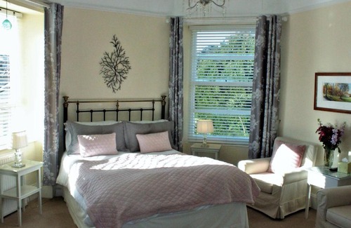Torquay Bed & Breakfast | Trafalgar House