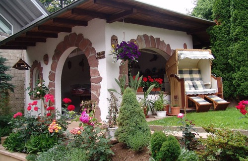 Ramberg Apartment | traffic-free, quiet site, terrace, BBQ cottage,relaxing greens,for allergic pers