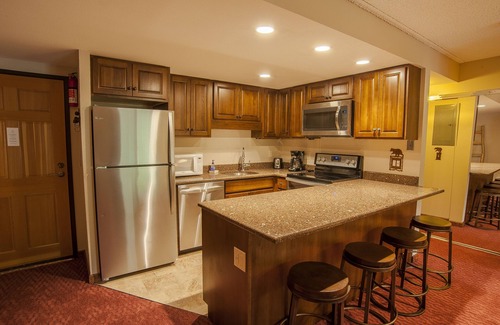 Peak 9 Condo | Trail's End 201 Downtown Condos with on-site Hot Tub