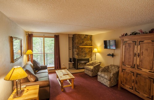 Peak 9 Condo | Trail's End 201 Downtown Condos with on-site Hot Tub