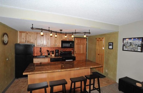 Peak 9 Condo | Trail's End 509 Downtown Condos with on-site Hot Tub
