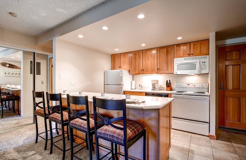 Peak 9 House | Trails End Condominiums by Ski Country Resorts