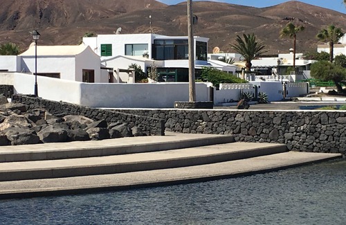 Los Cocoteros Apartment | Tranquility with sun and sand