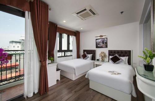 Hang Bac Hotel | TrangTrang Premium Hotel & Sky Bar