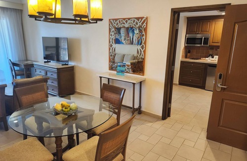 Loreto Resort | Tranquil 2 bedroom, ocean view resort in Ensenada Blanca at Villa del Palmar.